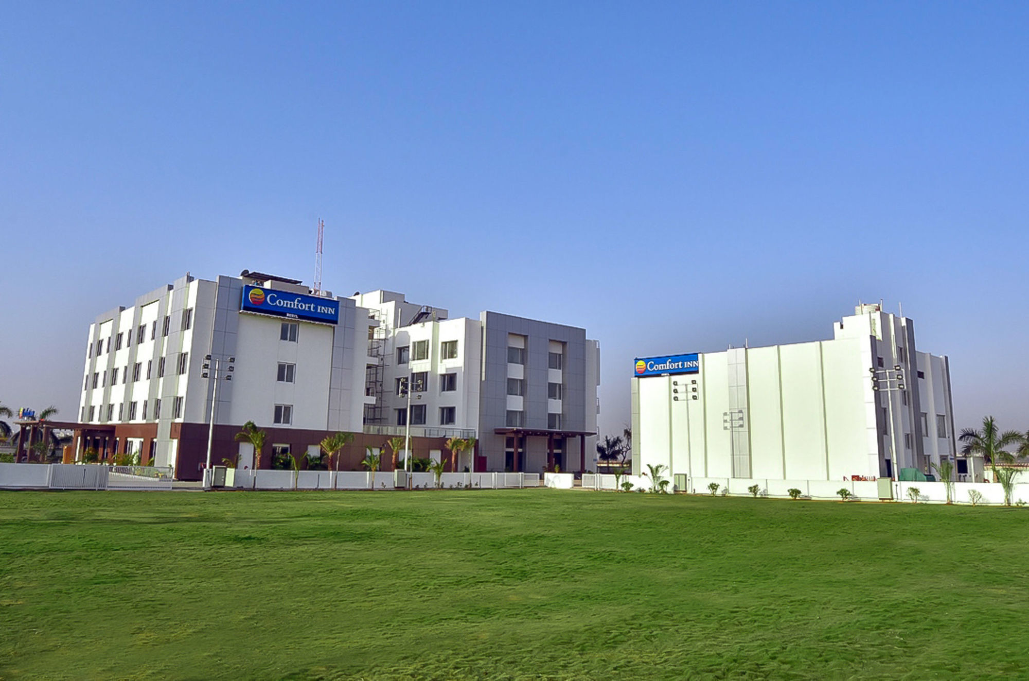 Comfort Inn Donil Vadodara Zewnętrze zdjęcie