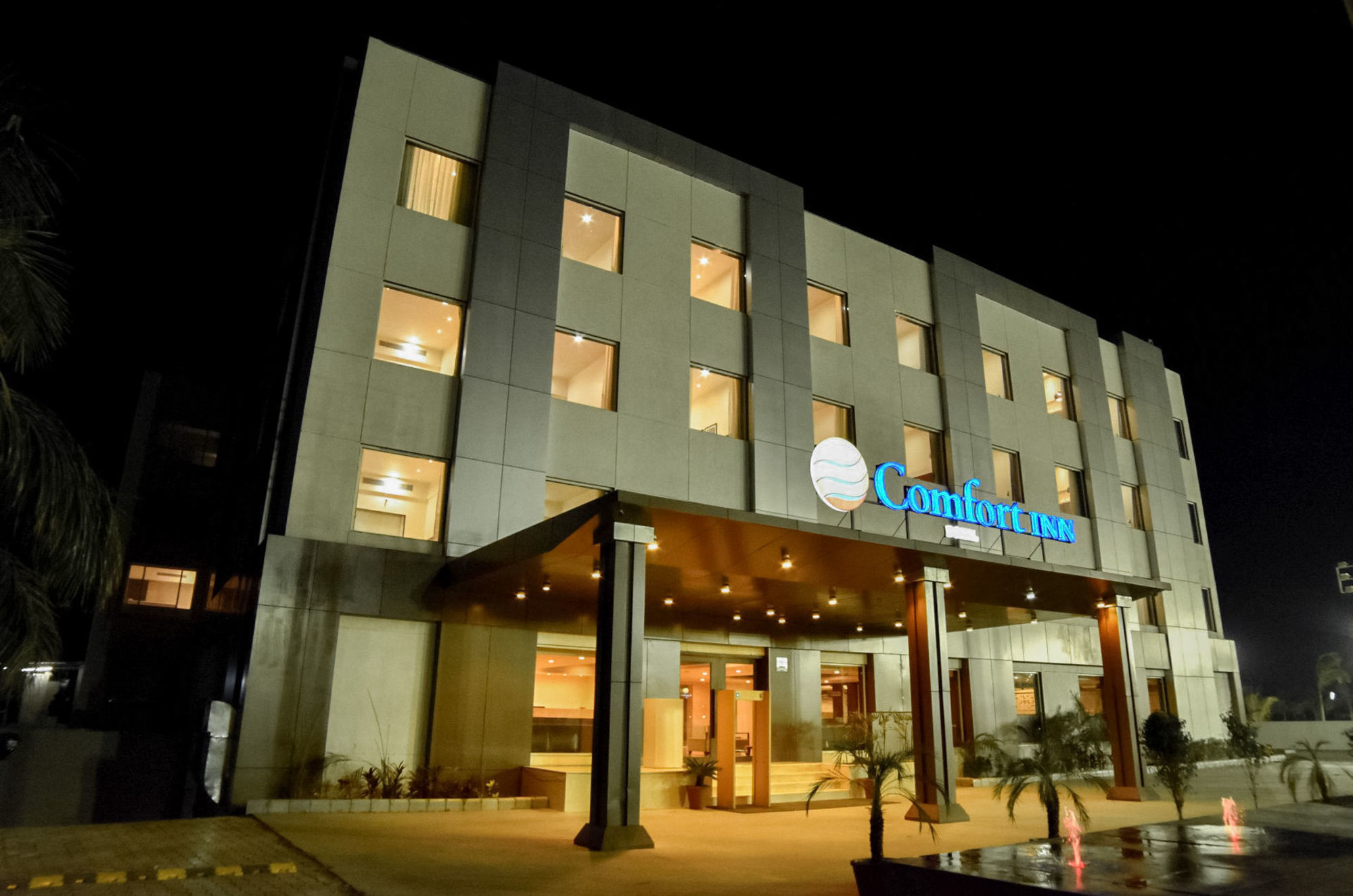 Comfort Inn Donil Vadodara Zewnętrze zdjęcie