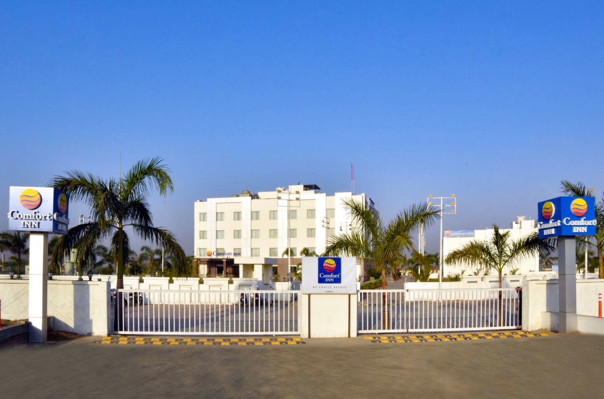 Comfort Inn Donil Vadodara Zewnętrze zdjęcie