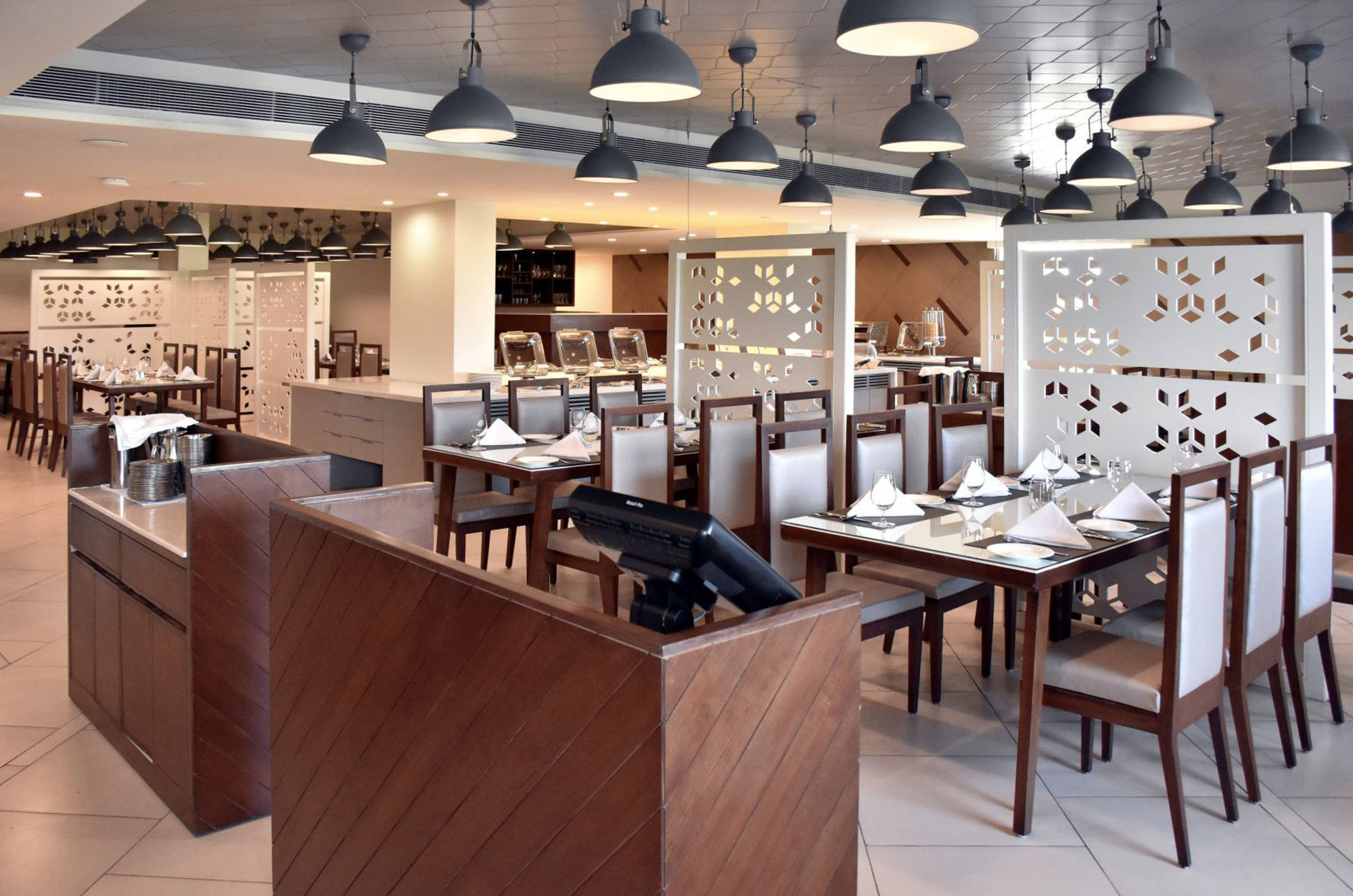 Comfort Inn Donil Vadodara Restauracja zdjęcie