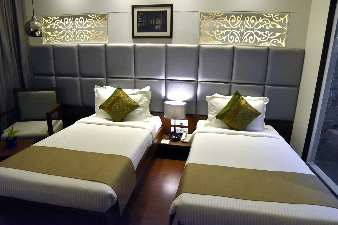Comfort Inn Donil Vadodara Zewnętrze zdjęcie