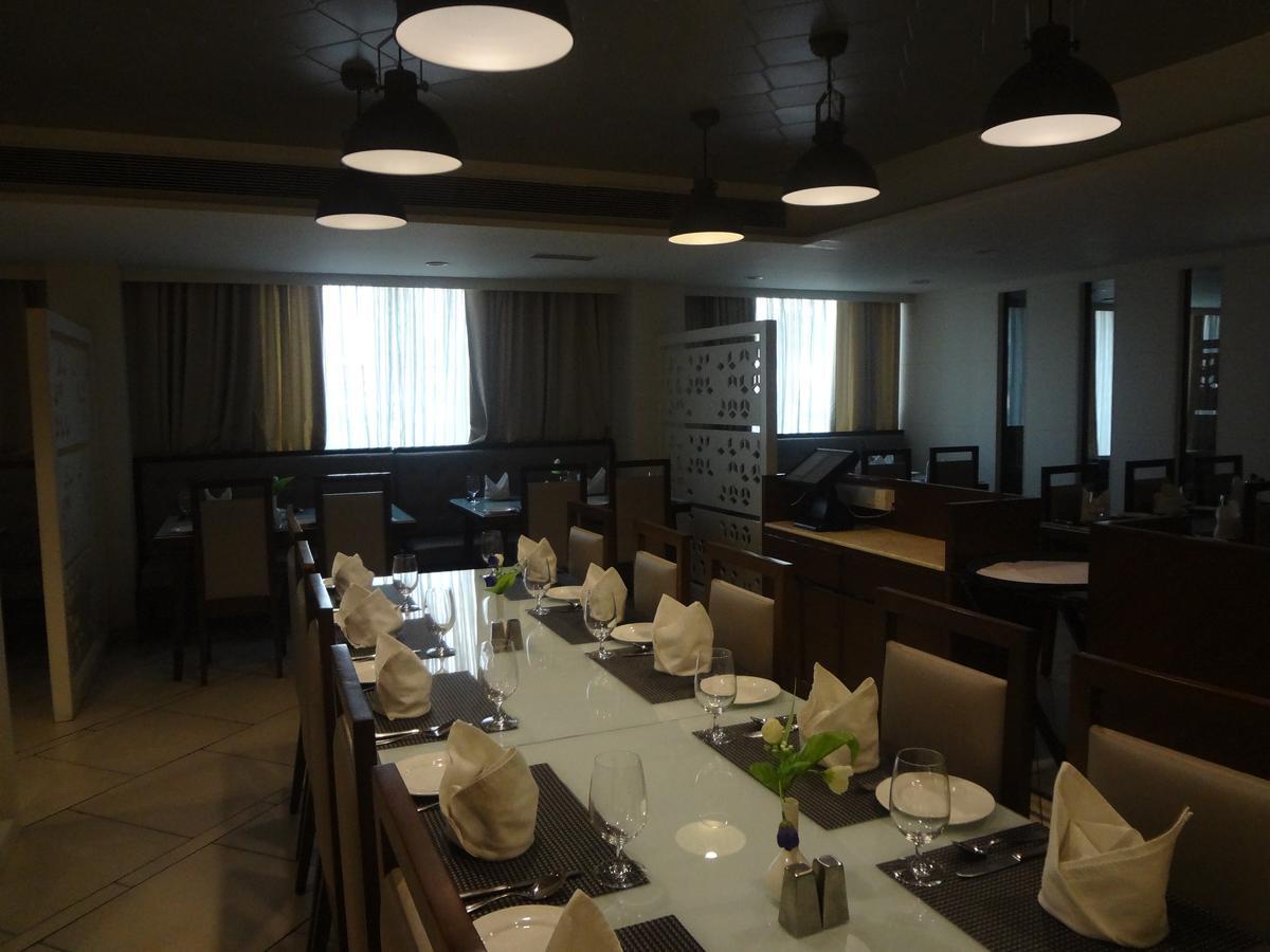Comfort Inn Donil Vadodara Zewnętrze zdjęcie