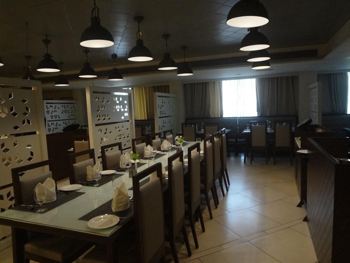 Comfort Inn Donil Vadodara Zewnętrze zdjęcie