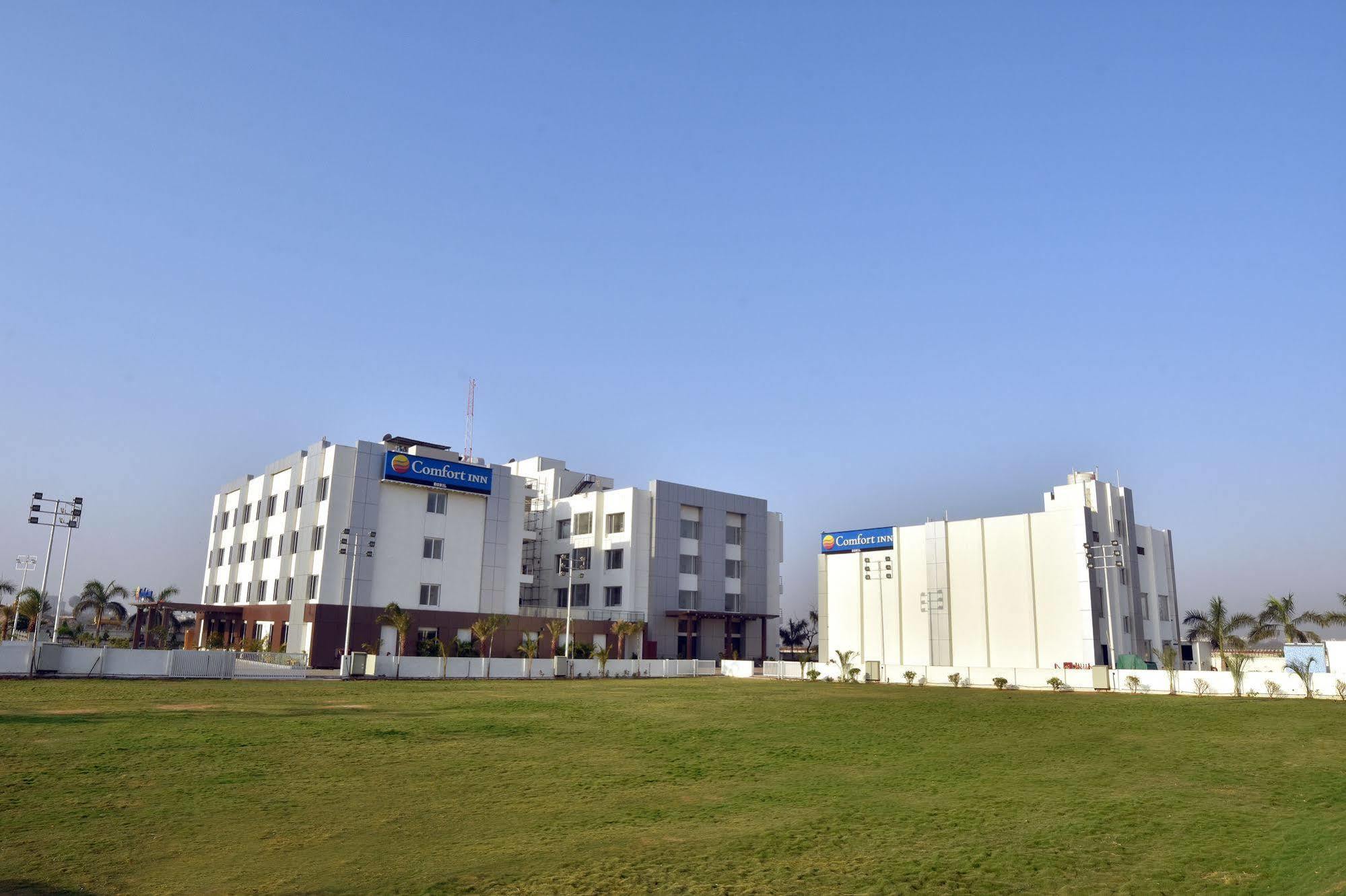 Comfort Inn Donil Vadodara Zewnętrze zdjęcie