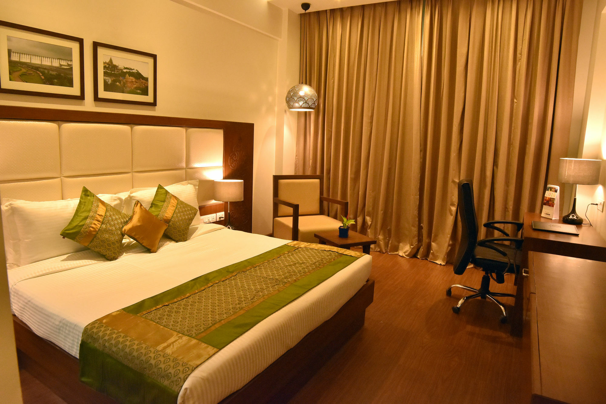 Comfort Inn Donil Vadodara Zewnętrze zdjęcie